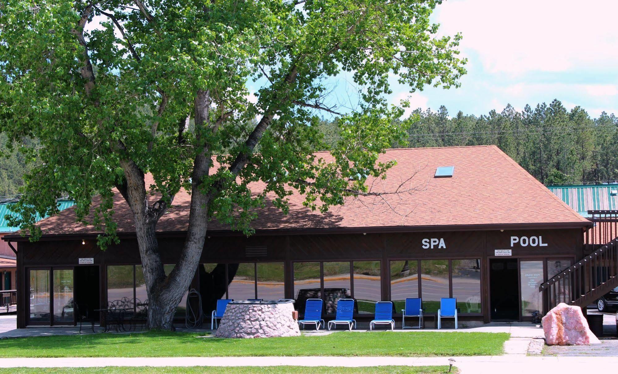 Chief Motel Custer Exterior photo